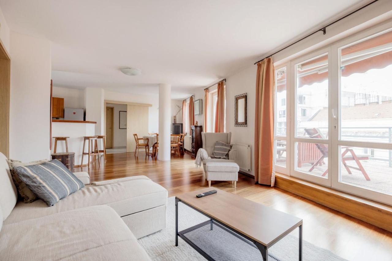 Bright And Spacious Penthouse W/ Terrace & Parking Budapest Extérieur photo