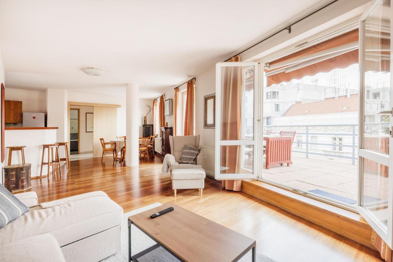 Bright And Spacious Penthouse W/ Terrace & Parking Budapest Extérieur photo
