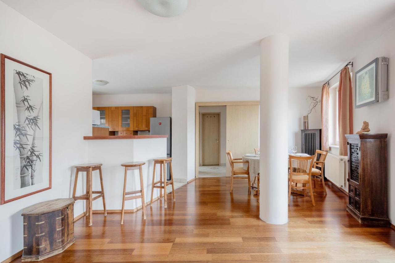 Bright And Spacious Penthouse W/ Terrace & Parking Budapest Extérieur photo