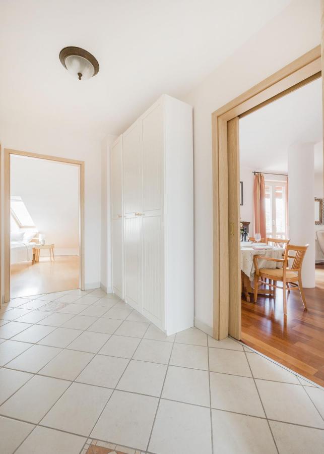 Bright And Spacious Penthouse W/ Terrace & Parking Budapest Extérieur photo